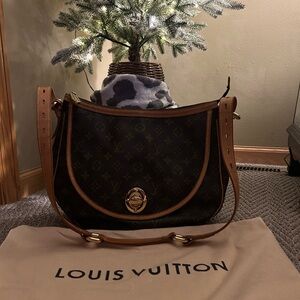 Louis Vuitton Tulum GM bag